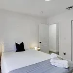 Poolside Oasis-Your Wynwood Family Retreat