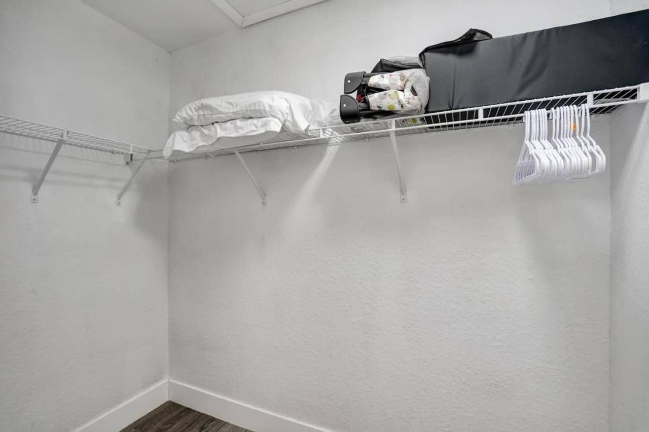 Poolside Oasis-your Wynwood Family Retreat Holiday home